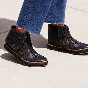 Vega Moccasin Booties By Free People Size 40